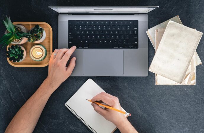 A Beginner Guide on How to Write a Blog Post