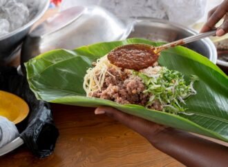 Amazing Benefits of Eating on a Banana Leaf